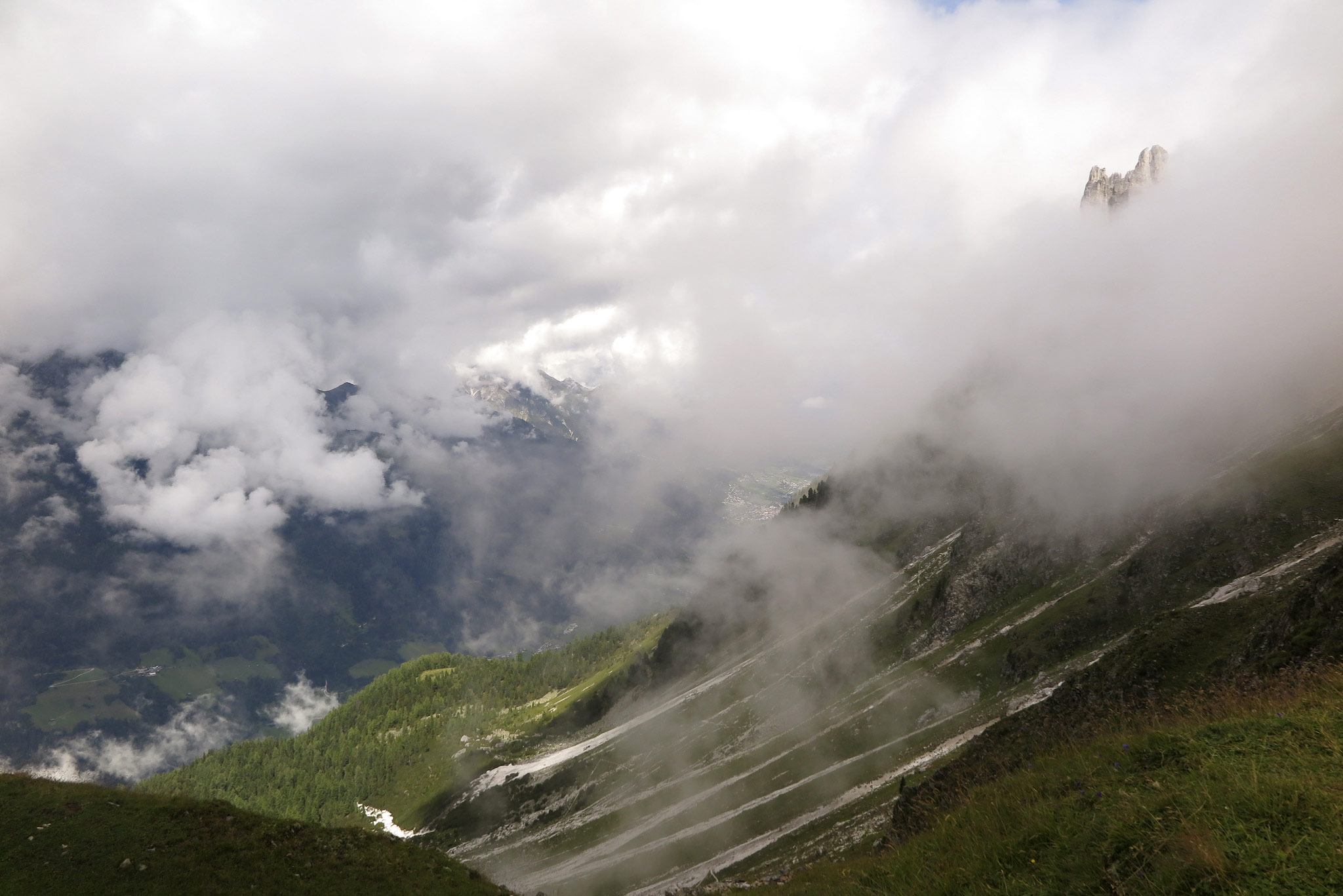 Zwölferspitze, Zwölfernieder